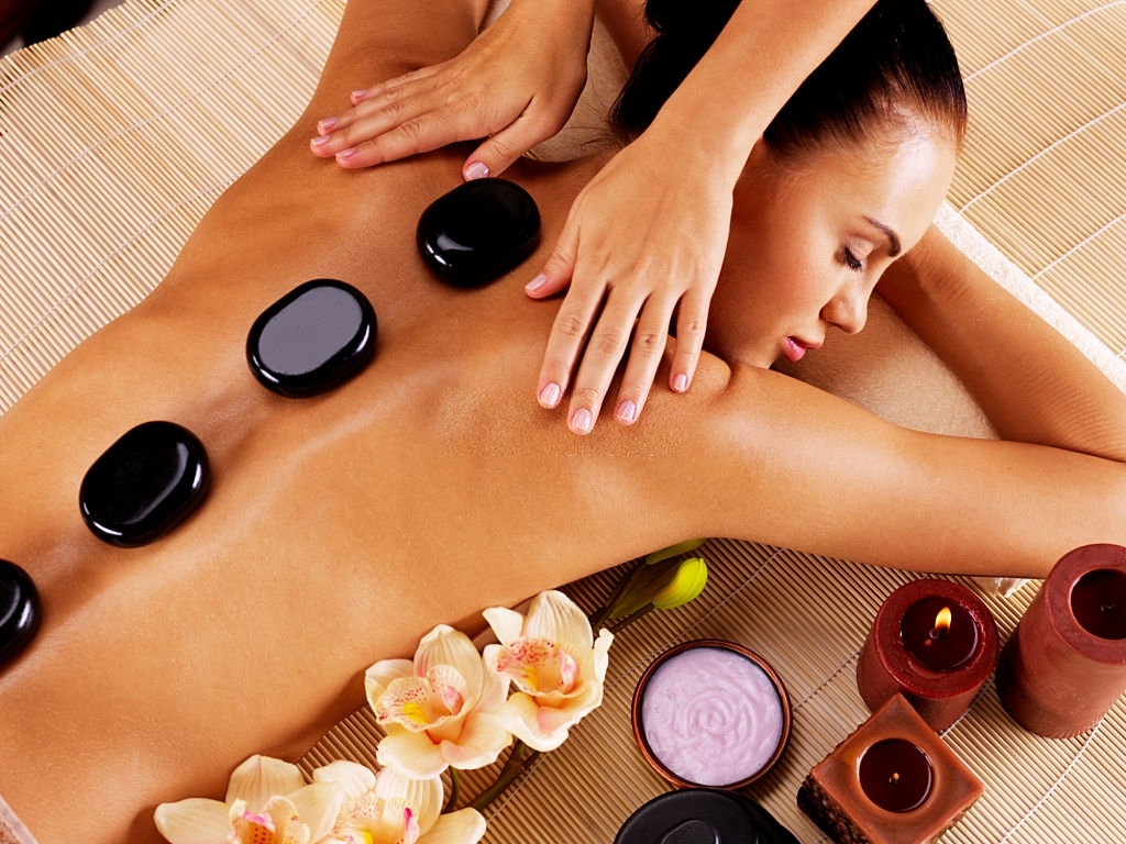 L'Hot Stone Massage per sbloccare i Chakra, ma non solo