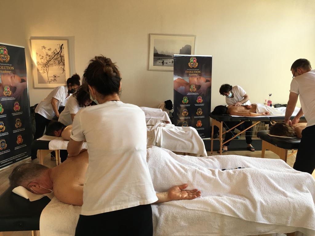 Corso di massaggio cervicale in aula