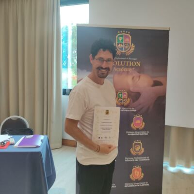 Alberto R.