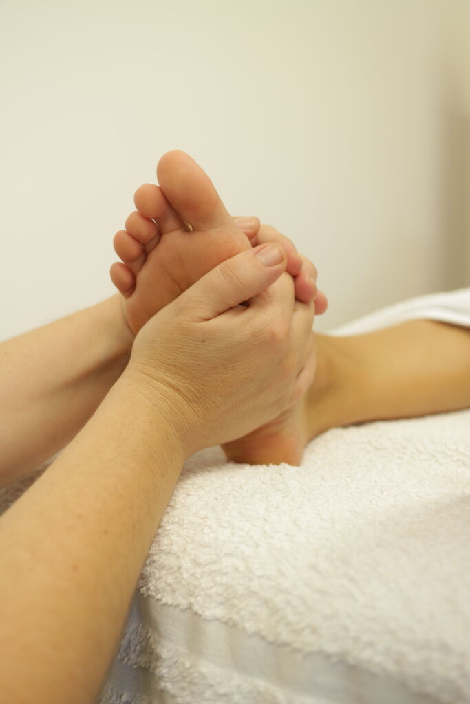 Manovra al corso di riflessologia plantare elemento acqua