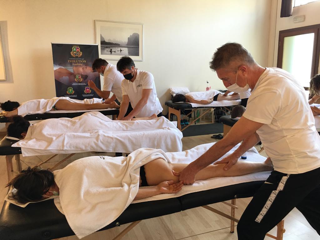 Il corso di massaggio in aula