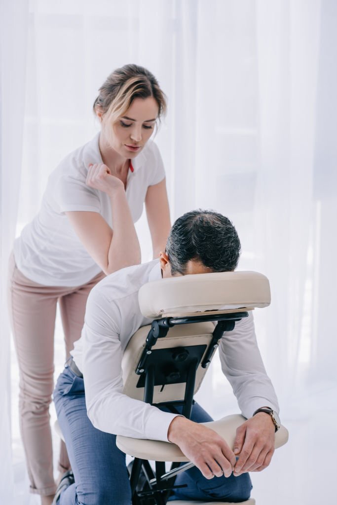 Il corso di massaggio su sedia ergonomica a Pordenone