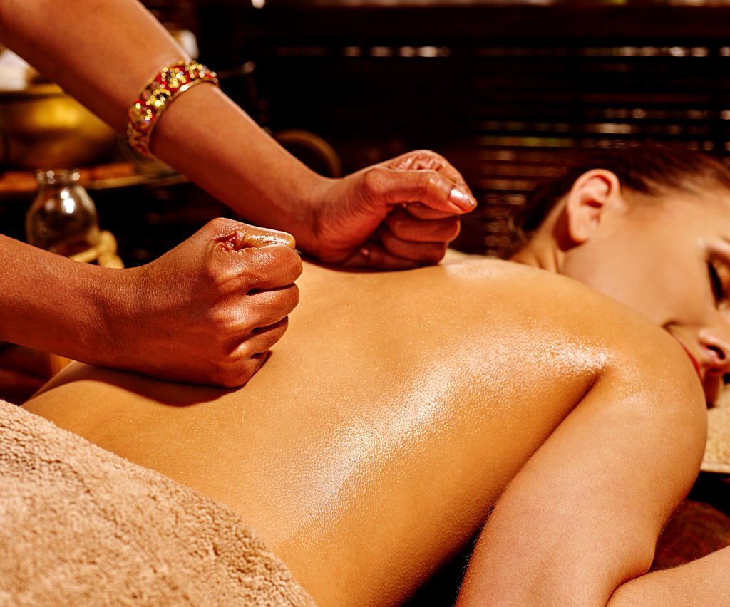 Corso di massaggio ayurvedico vatabyangam a Napoli