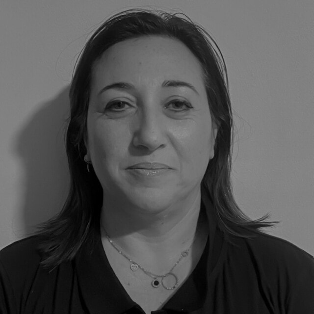 Amica donna sorridente formazione e crescita personale, evoluzione e coaching, Academy Evolution Italia.