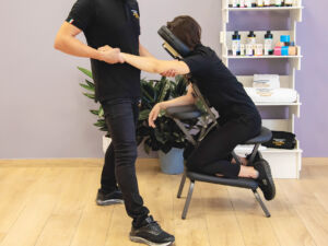 Massaggio su Sedia Ergonomica: benessere in soli 30 minuti